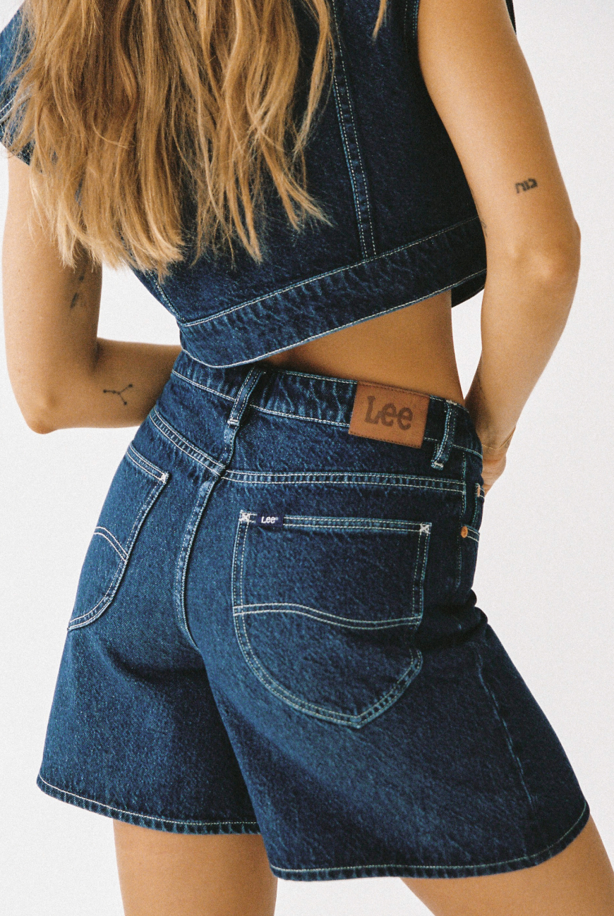 Lee Signature white-background denim styling detail